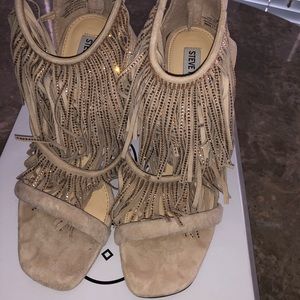 🎊🔥Steve Madden Beige/Tan Heels🔥🔥